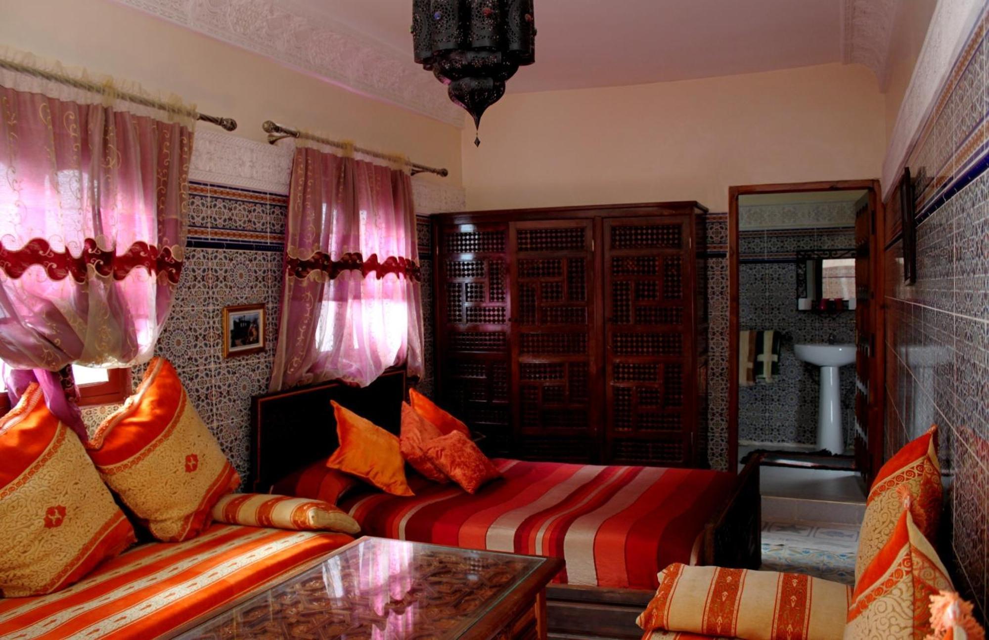 Ryad Bab Berdaine Meknès Rum bild