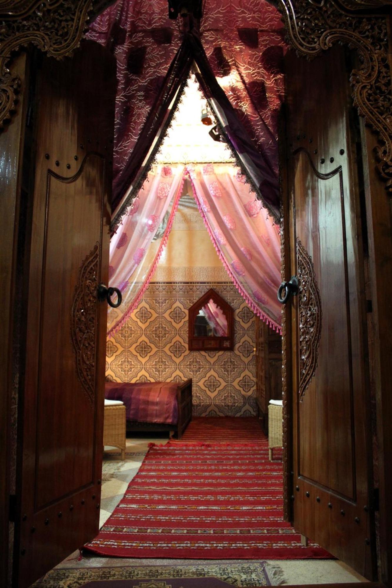 Ryad Bab Berdaine Meknès Rum bild