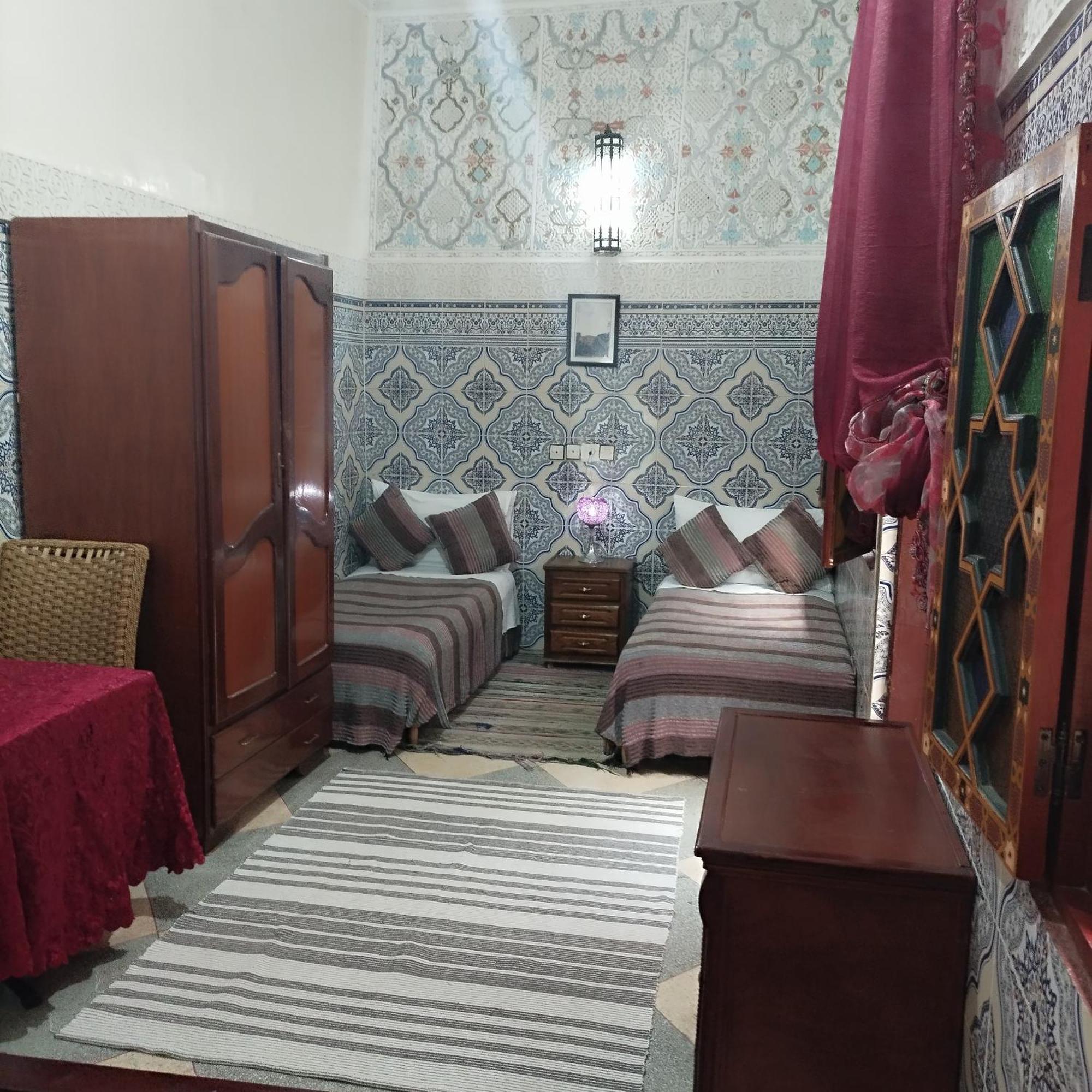 Ryad Bab Berdaine Meknès Rum bild