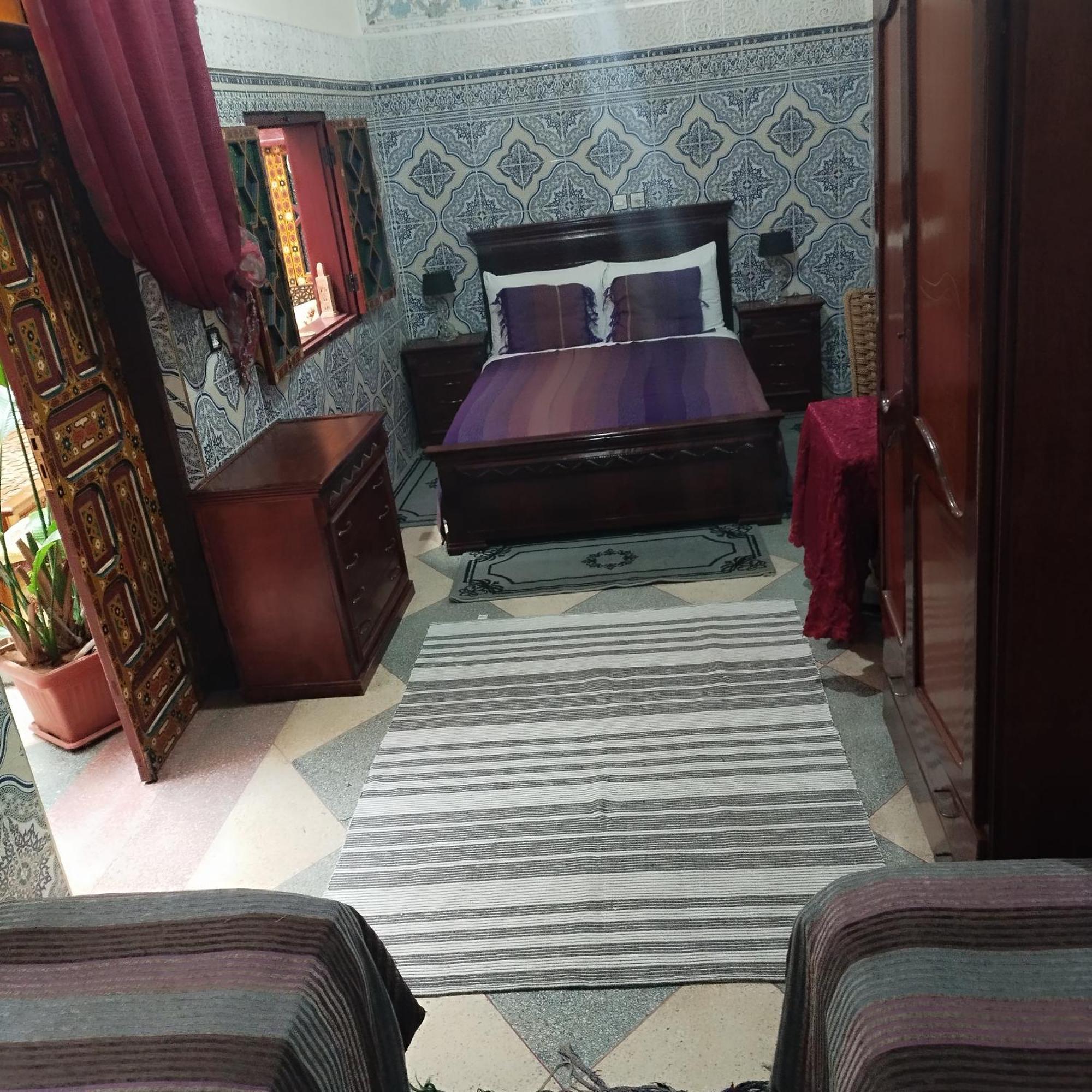 Ryad Bab Berdaine Meknès Rum bild